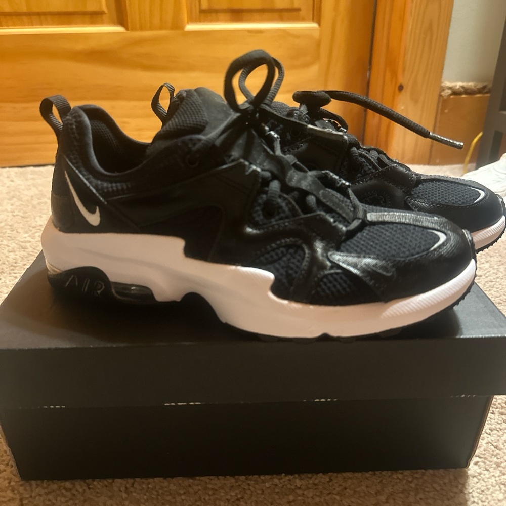 Nike women’s shoes
